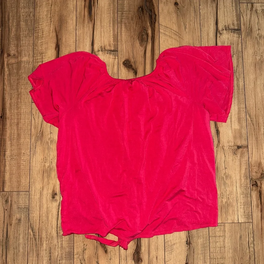 Red top - Picture 4 of 4